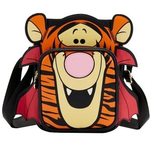 🧛🎃🧛Loungefly Disney Winnie the Pooh Tigger Vampire Passport Bag 🧛🎃🧛NWT